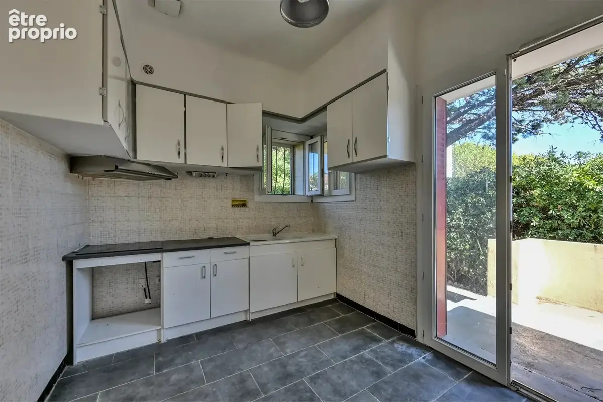 Maison de plain-pied 80 m² avec jardin et garage – Quartier prisé des Alyscamps! - photo 10