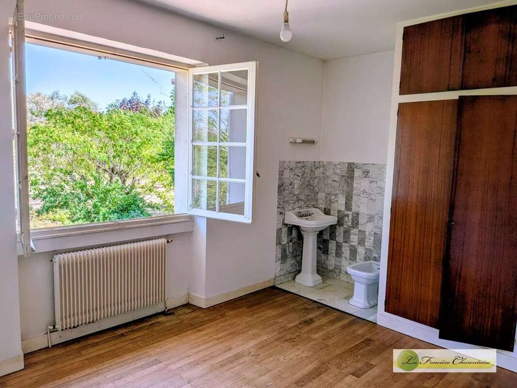 Maison 107 m² à Angouleme  - photo 6