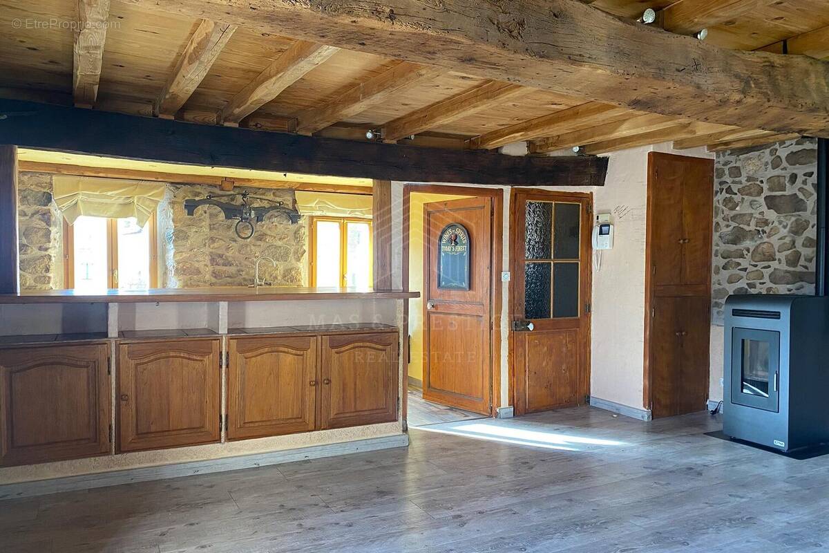 Maison à COUSTOUGES