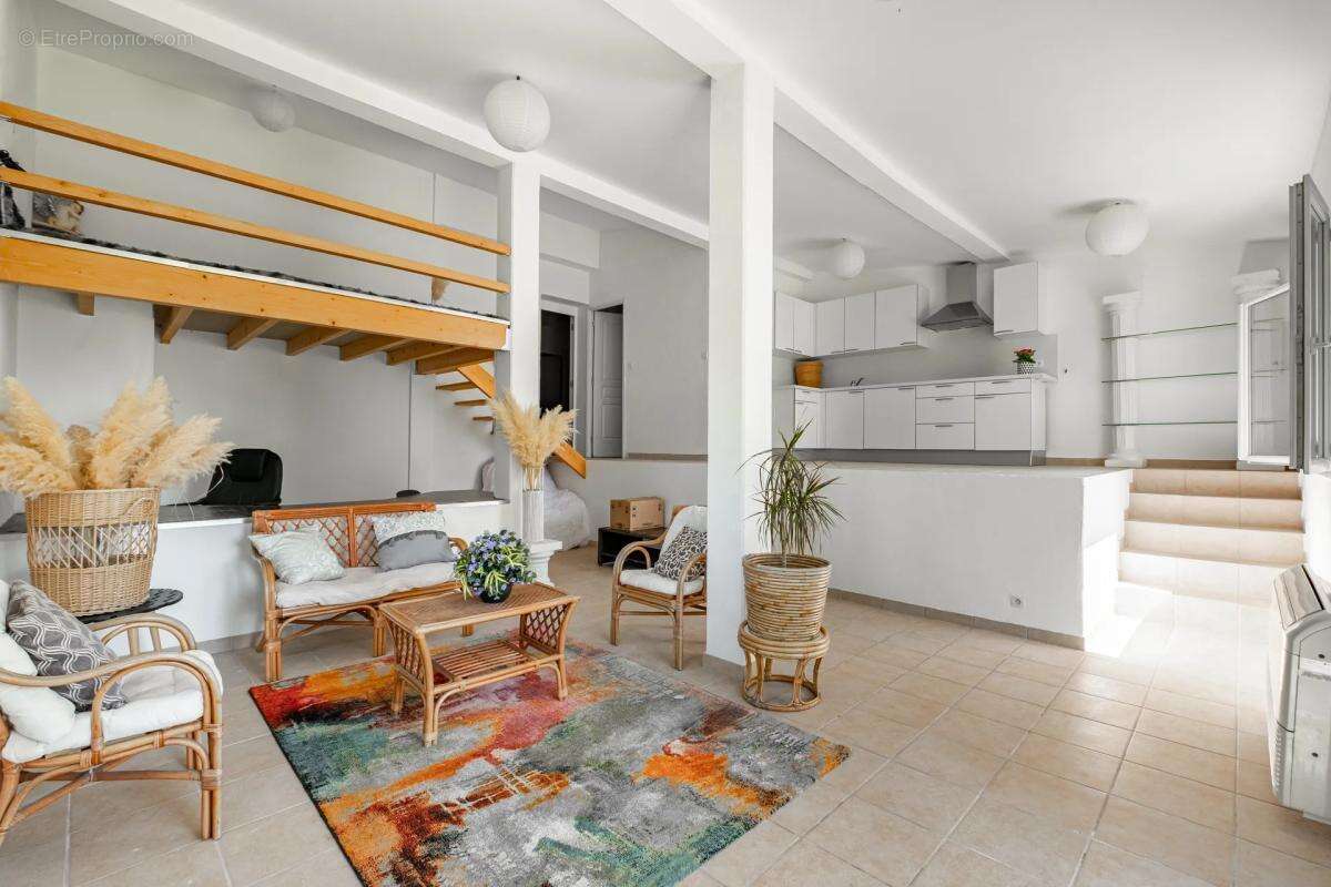 Maison de 4 pièces de 124 m² à Berre-les-Alpes - photo 11