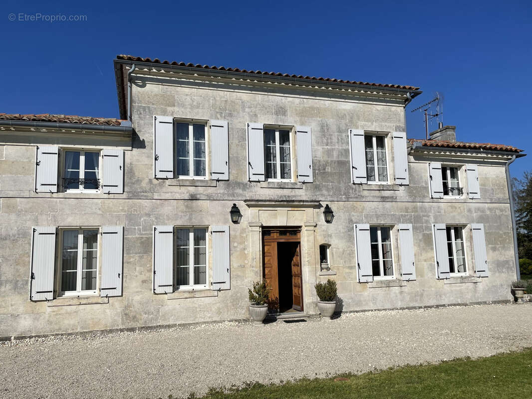 Maison à SEGONZAC