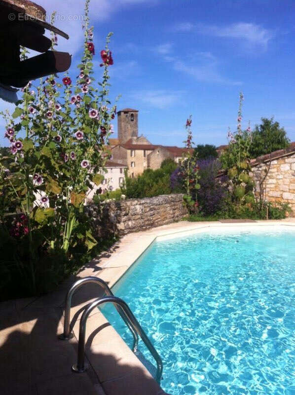 Belle maison de village de 265 m2 habitable avec piscine - photo 2
