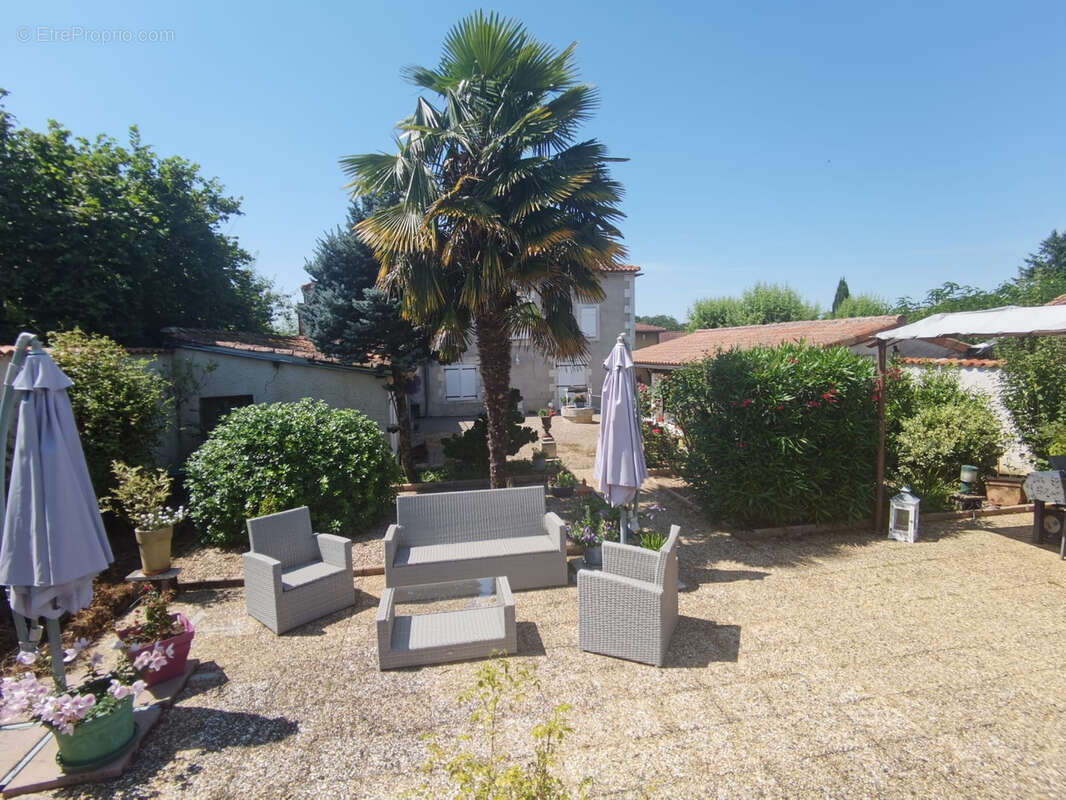 Maison à TAPONNAT-FLEURIGNAC