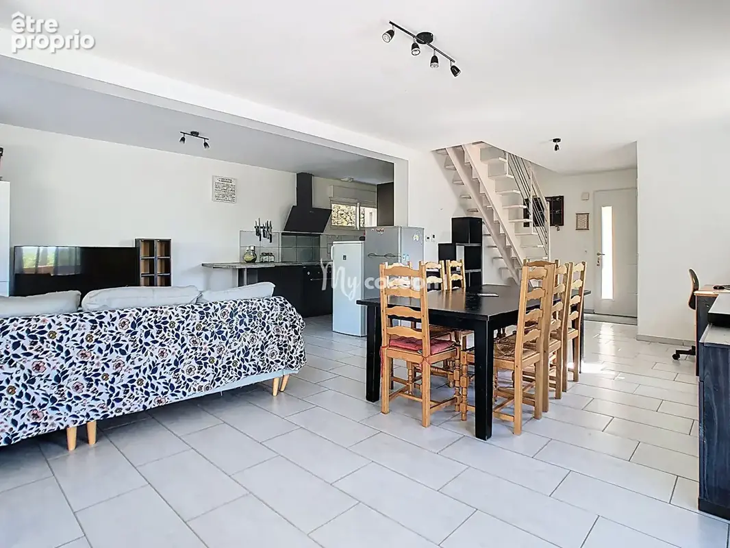 Maison - T5 -110 m² - photo 12