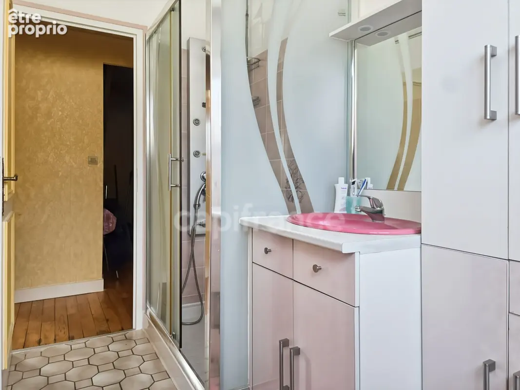 Une belle opportunité entre Les Maillets et Premartine ! Maison familiale de 94 m² idéalement située, qui n'attend plus que votr - photo 10