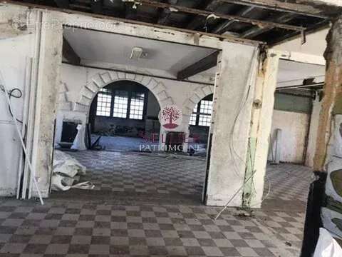 Commerce à EMERAINVILLE