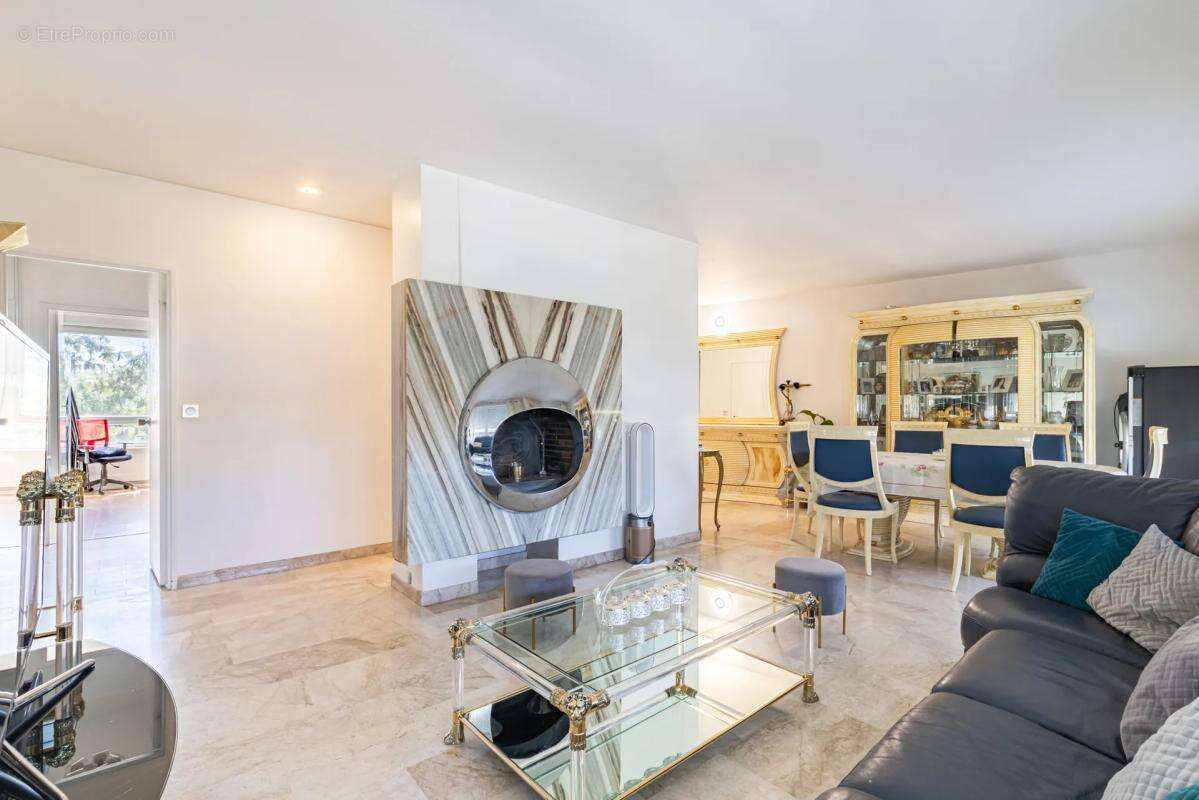 Appartement de 6 pièces de 141 m² à Aubervilliers - photo 3