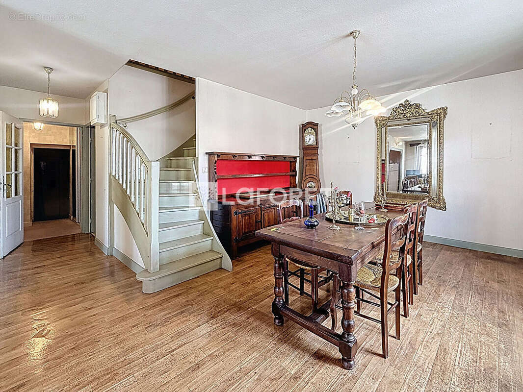 Maison à MONTREVEL-EN-BRESSE