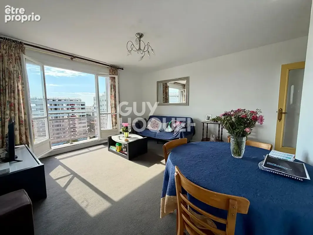 Meudon-la-forêt - 4 pièces - 77,17 m² - 10e étage - vue dégagée -terrasse, balcon, cave et parking - photo 3