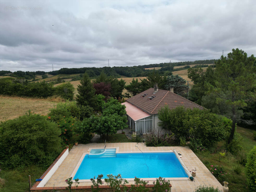 Maison d'environ 130m2 avec piscine - photo 13
