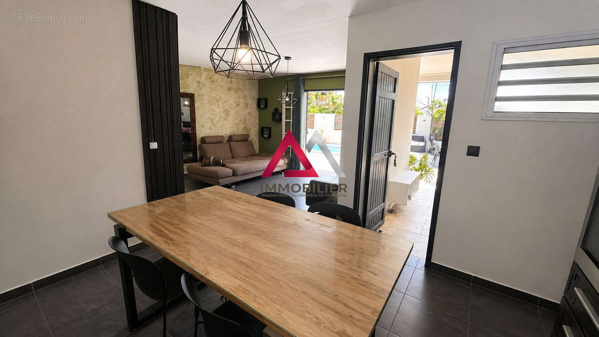 Maison 96 m² à Saint-Andre  - photo 3