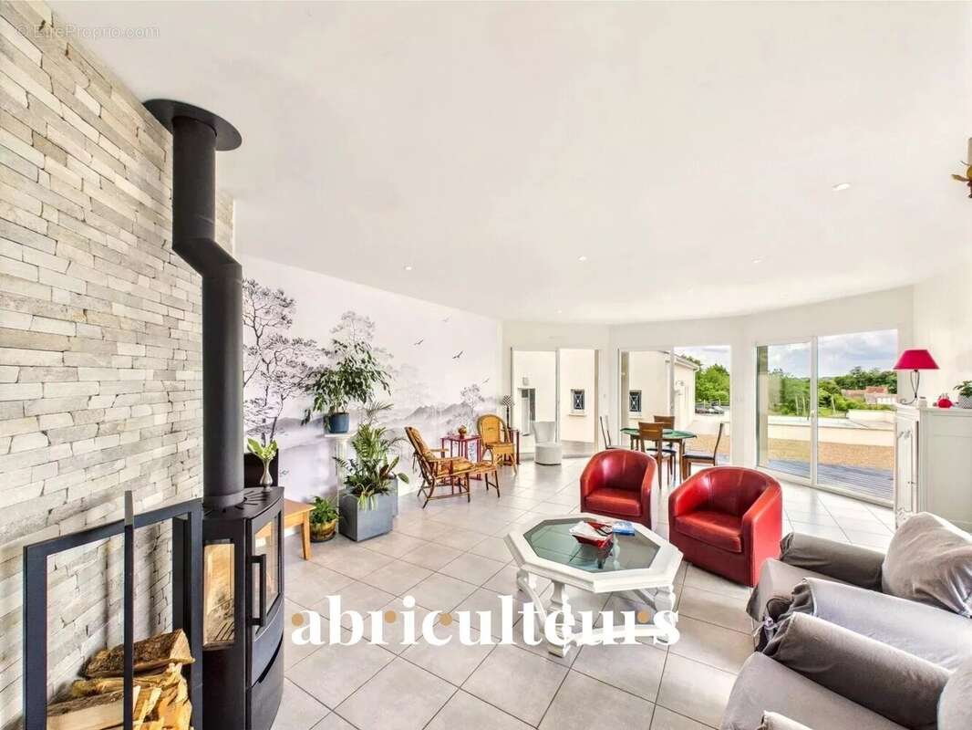 Maison à MORTAGNE-SUR-GIRONDE