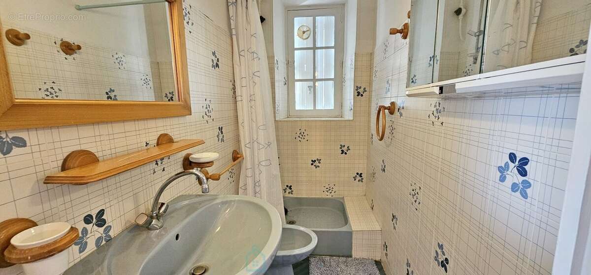 Rare à Domme  Maison de caractère avec 2 appartements, jardin, cave et grand garage - photo 19
