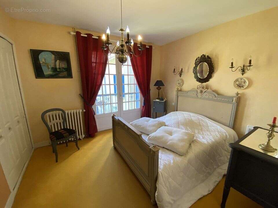 Commerce à CAZAUBON