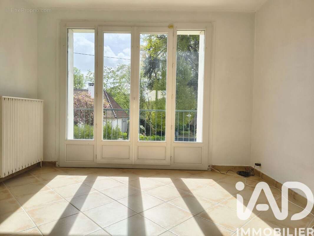 Photo 2 - Maison à SAINT-ARNOULT-EN-YVELINES