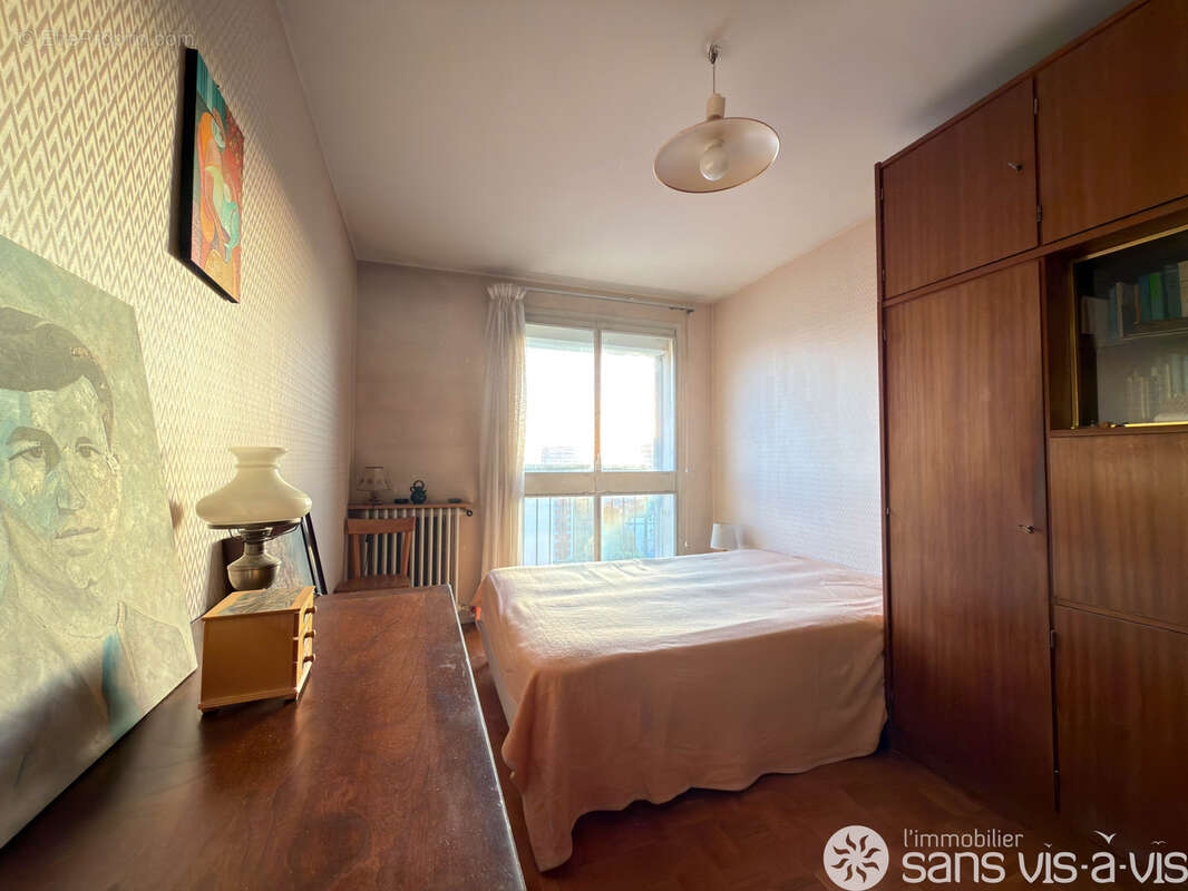 Appartement à CHARENTON-LE-PONT