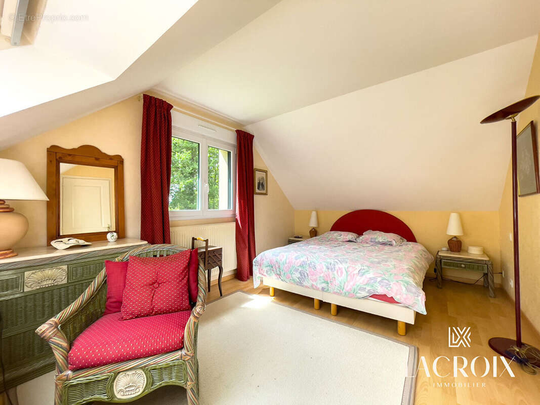 Maison à LA CHAPELLE-DES-FOUGERETZ