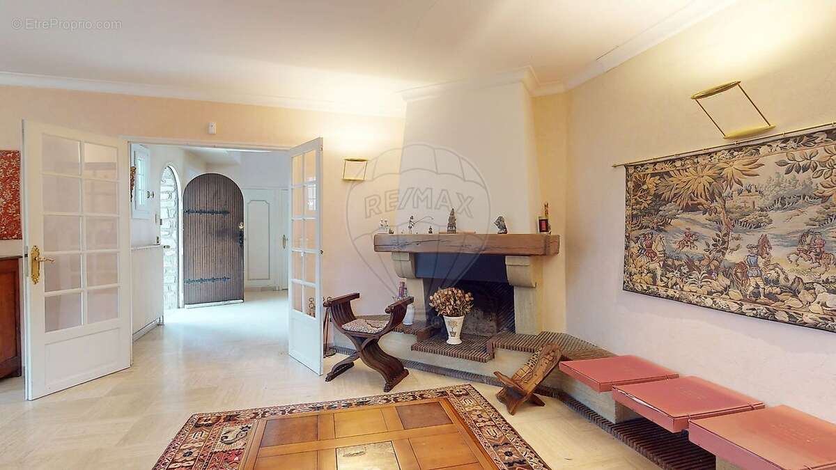 Maison à SAINT-PRYVE-SAINT-MESMIN