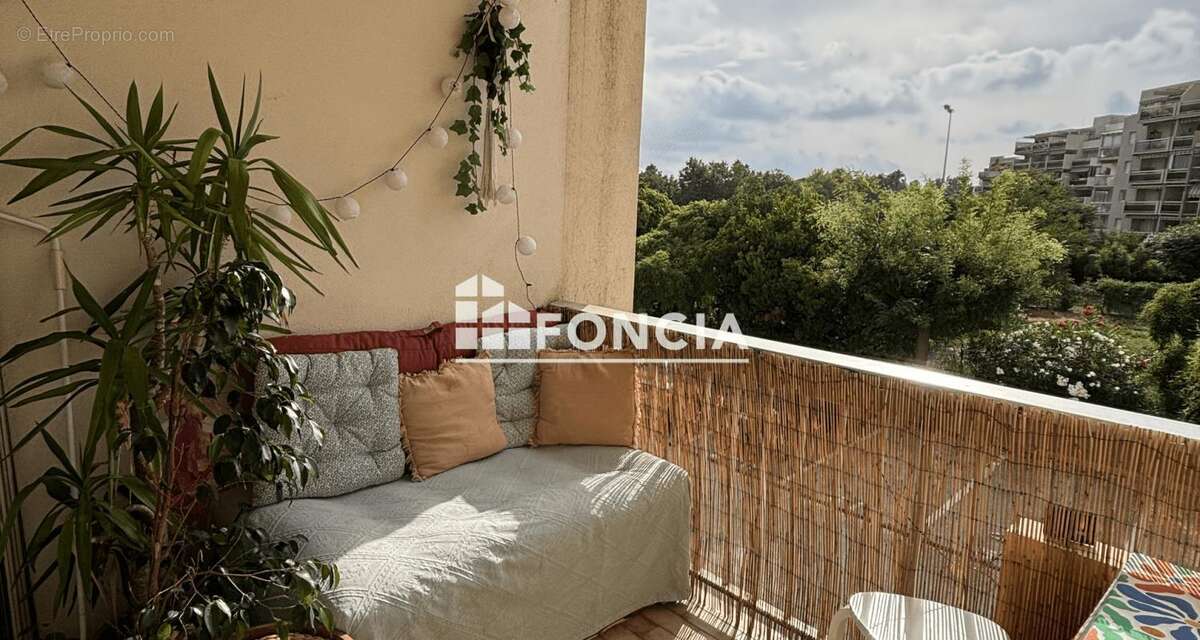 Lavandou : Coup de Coeur Charmant studio du 22m2 entièrement rénové au cœur du Lavandou - photo 2