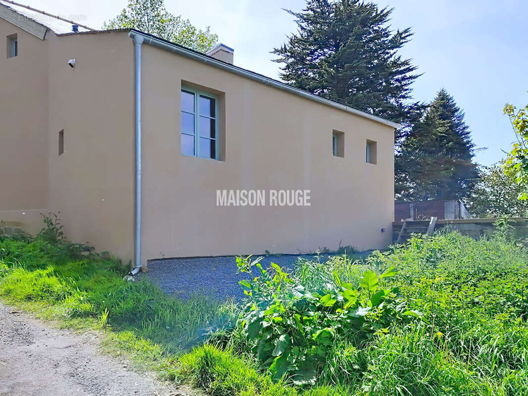Maison à BAZOUGES-LA-PEROUSE