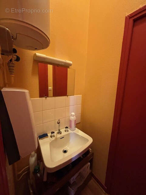 AUTUN, en centre ville, local professionnel ou commercial  en RDC. - photo 7
