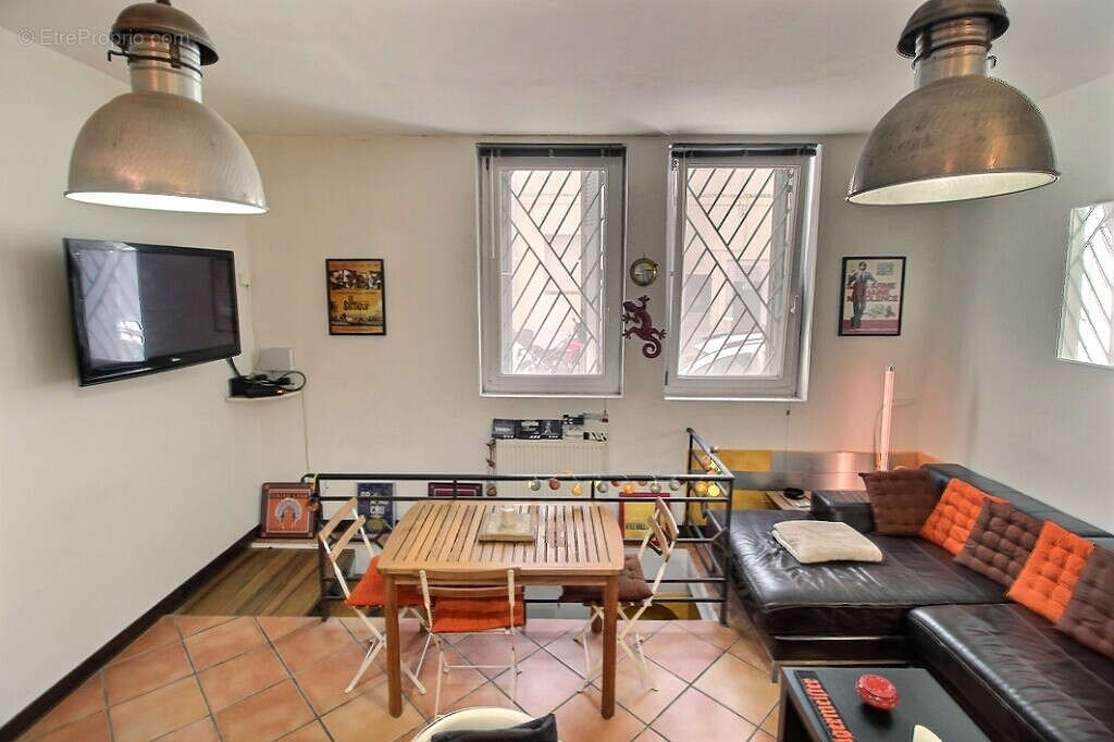 Appartement à MARSEILLE-6E