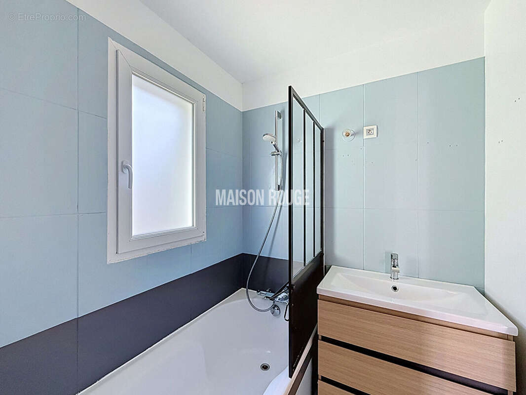 Maison de plain-pied avec quatre chambres et jardin - photo 19
