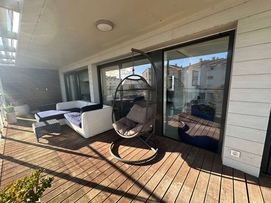 Appartement à MAUGUIO