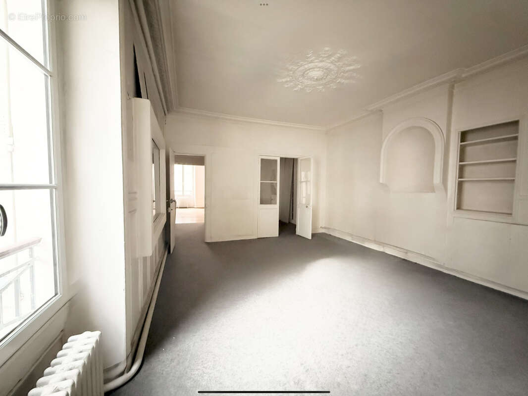 Appartement à PARIS-8E