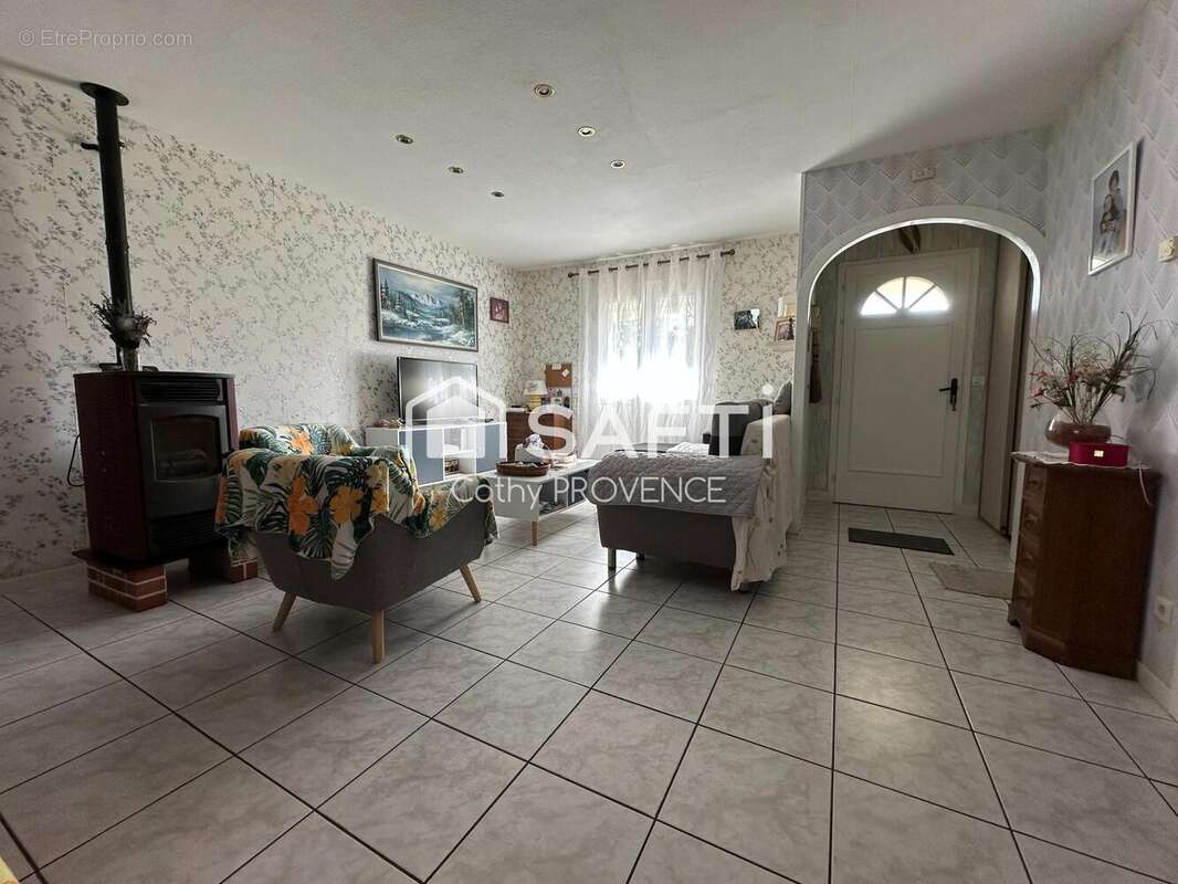 Photo 2 - Maison à LANDERONDE