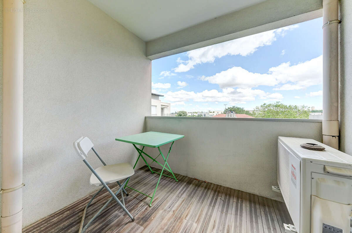Appartement à DECINES-CHARPIEU