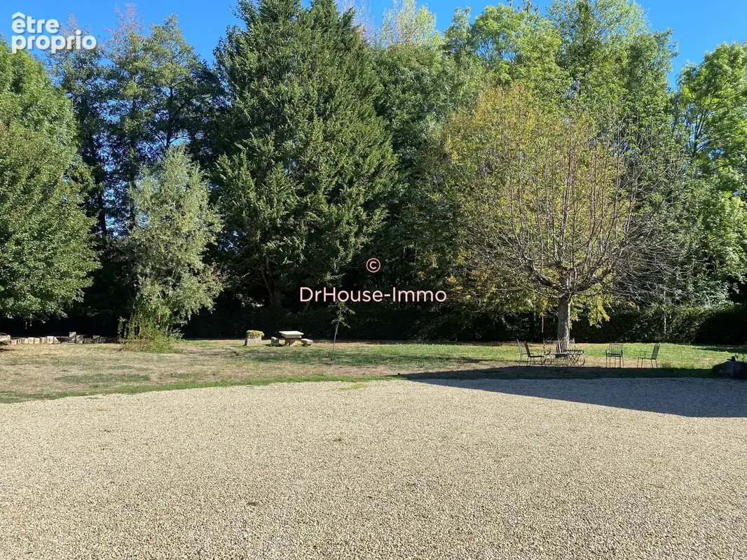 Maison 9 pièces 310 m² à vendre à Villiers-Saint-Benoit (89130) - photo 7
