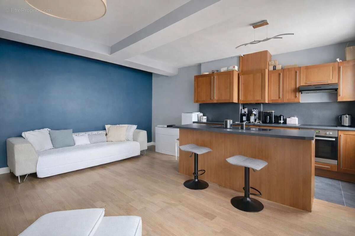 Appartement à PARIS-17E