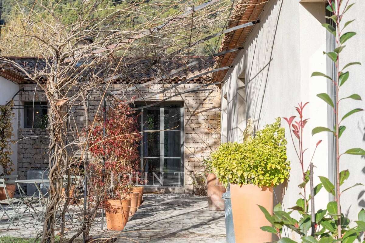 Maison à VAUVENARGUES