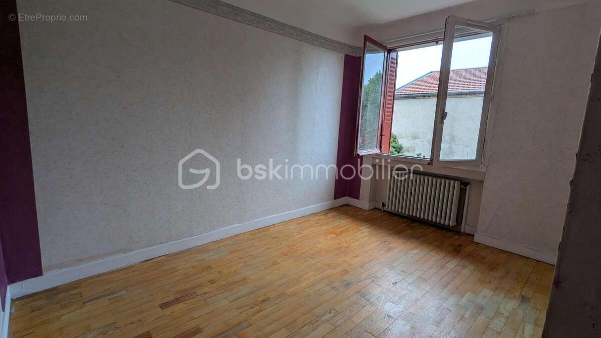 Maison à SAINT-MARTIN-LESTRA