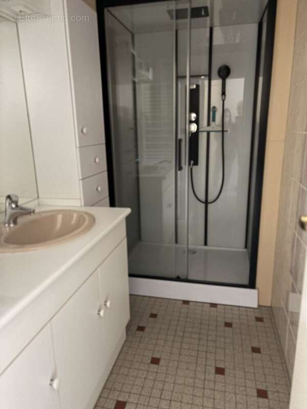 Appartement à PRIVAS