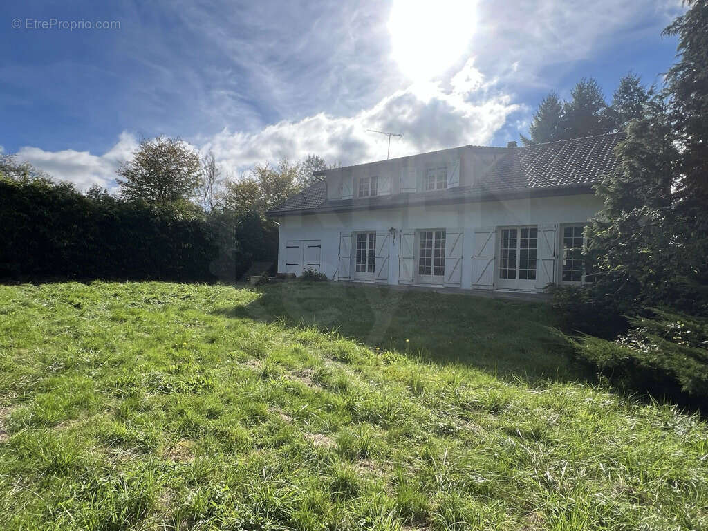 Maison à SAINT-MARTIN-DES-CHAMPS