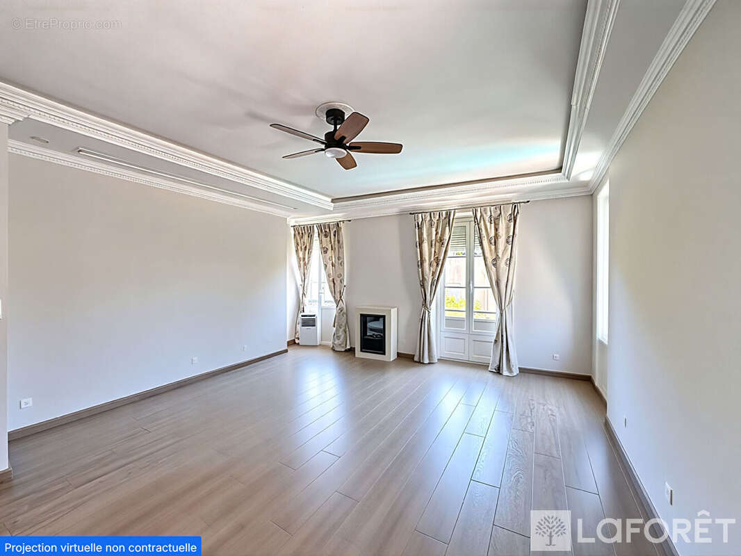 Appartement à ROQUEBRUNE-CAP-MARTIN