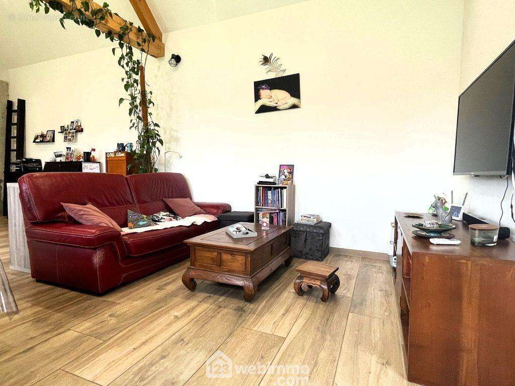 Zoom sur l'espace salon, - Maison à NAINTRE