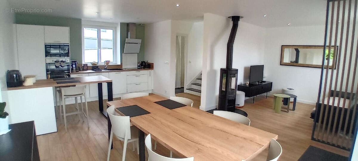 Maison à LE RELECQ-KERHUON