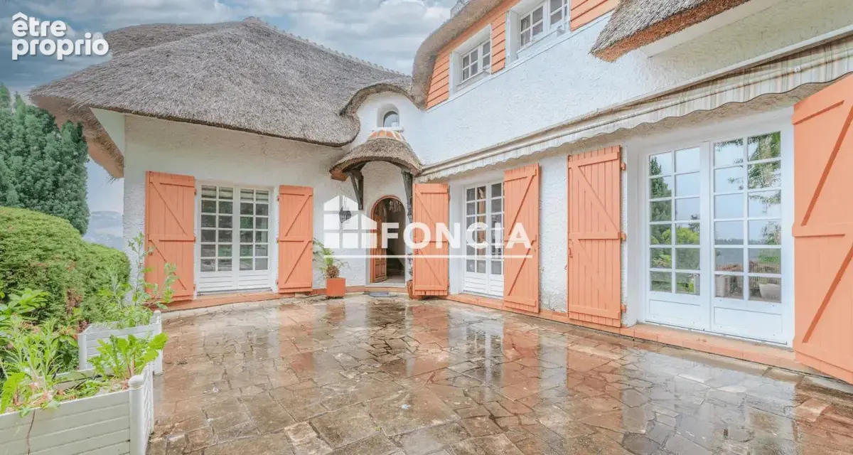 Photo Maison à Saint-Priest-En-Jarez au prix de 359 000€
