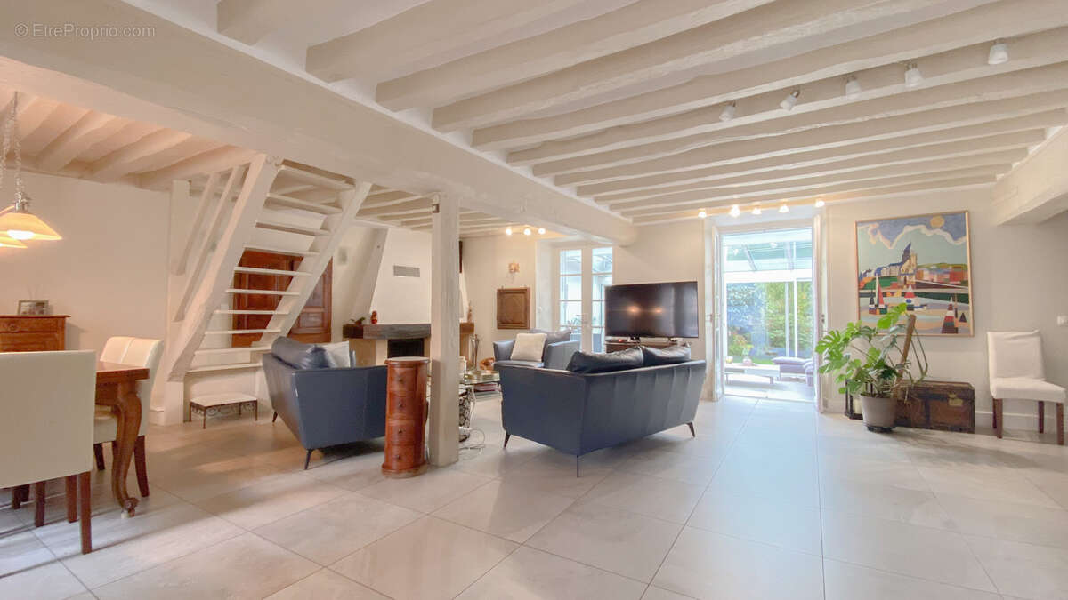 Maison  familiale -  centre ville - longjumeau - photo 4