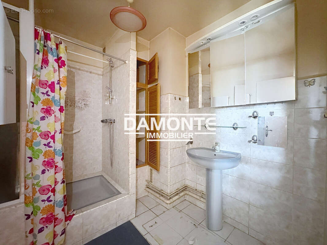 Appartement T4 - 85.17m2 - TROYES GARAGE BX - photo 3