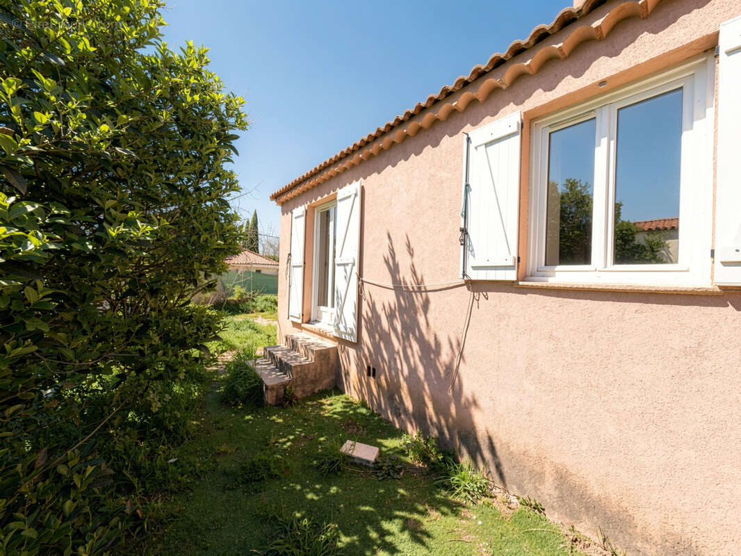 Maison à PEYROLLES-EN-PROVENCE