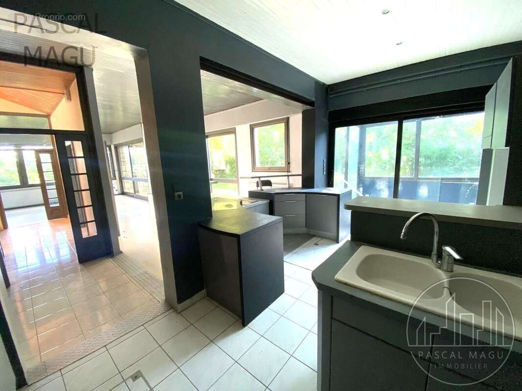 Maison 228 m² à Vandoeuvre-Les-Nancy  - photo 3