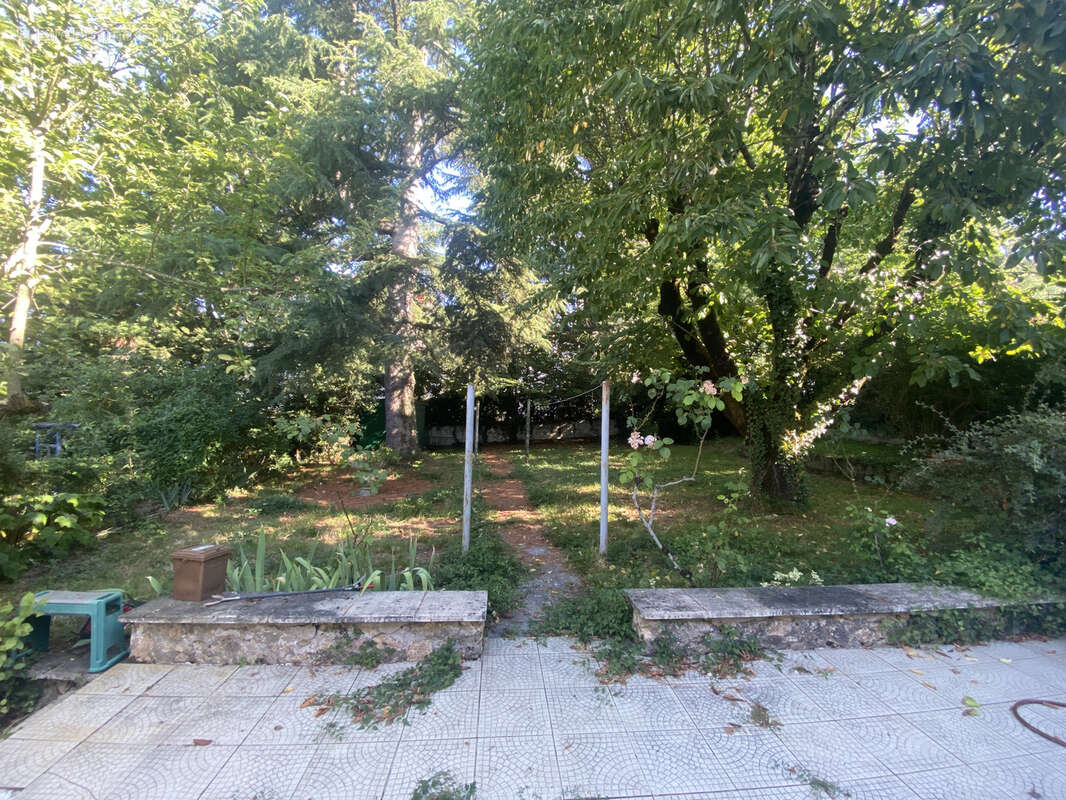 Autre à SAINTES