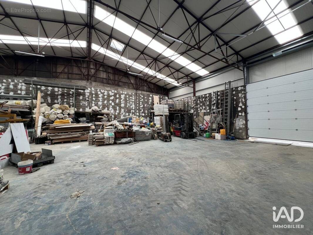 Photo 1 - Commerce à BRIE-COMTE-ROBERT