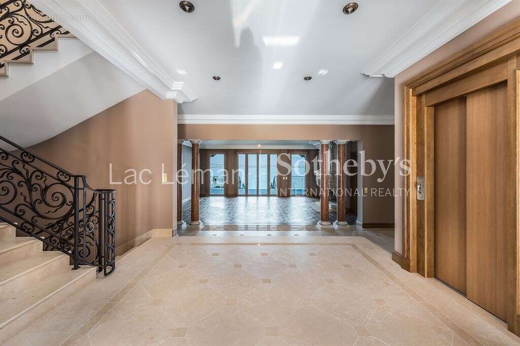 Maison à CHENS-SUR-LEMAN