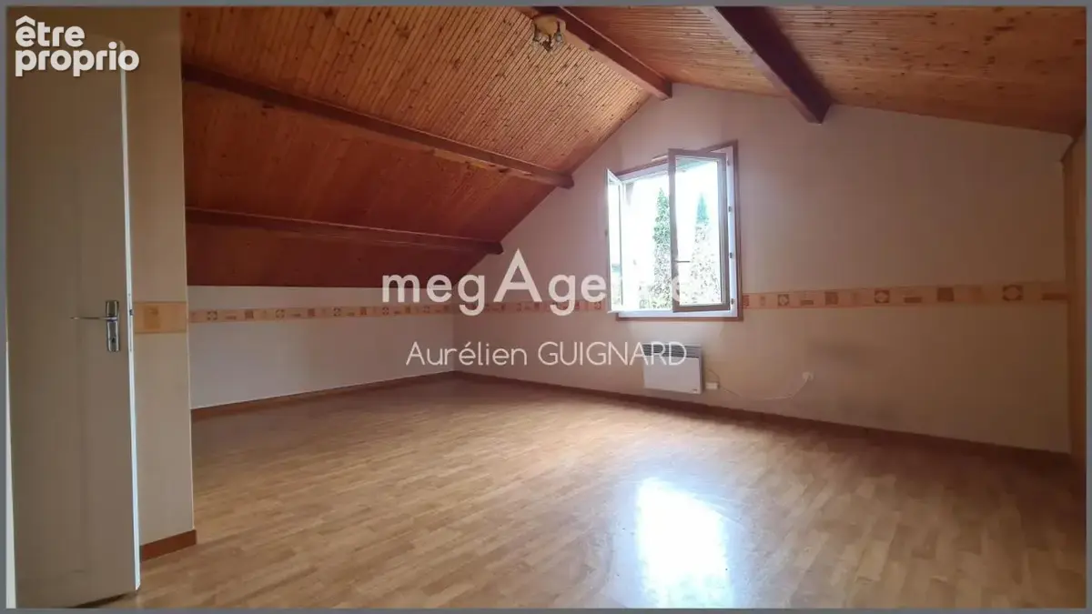 4 Chambres, bel espace en pelouse clos et arboré avec garage - photo 17