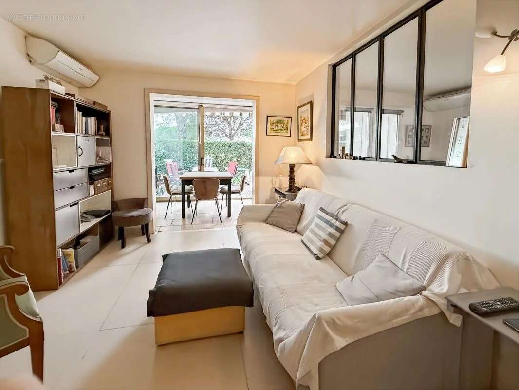 Appartement à MANDELIEU-LA-NAPOULE